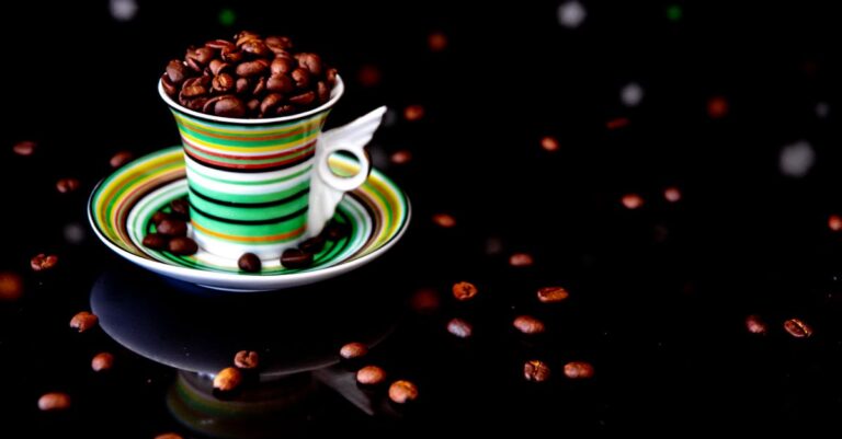 découvrez tout sur la caféine : ses effets, avantages, sources naturelles et conseils de consommation pour bien profiter de cet stimulant naturel.