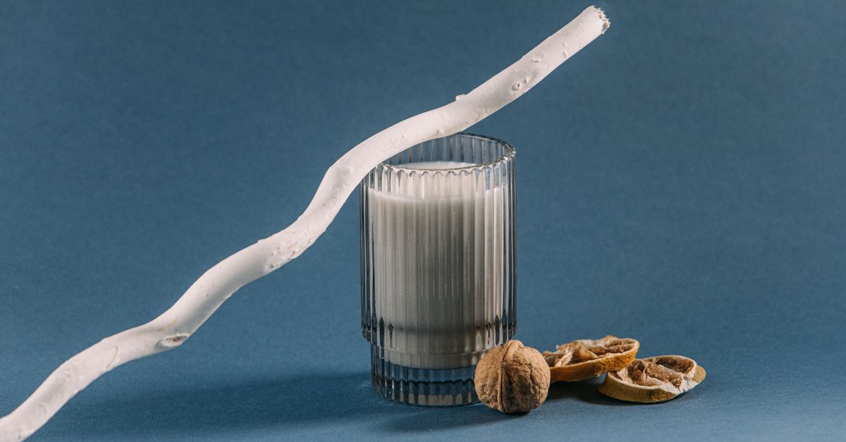 découvrez l'importance du calcium pour la santé des os, des dents, et son rôle essentiel dans le fonctionnement musculaire et nerveux.