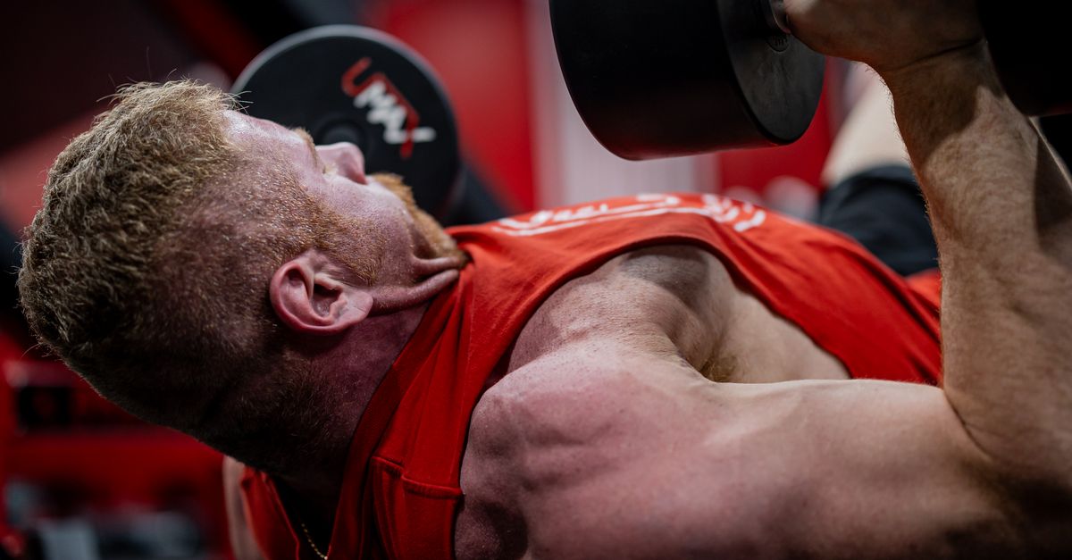 découvrez des stratégies nutritionnelles efficaces pour favoriser la prise de masse musculaire maigre tout en optimisant votre santé et vos performances.