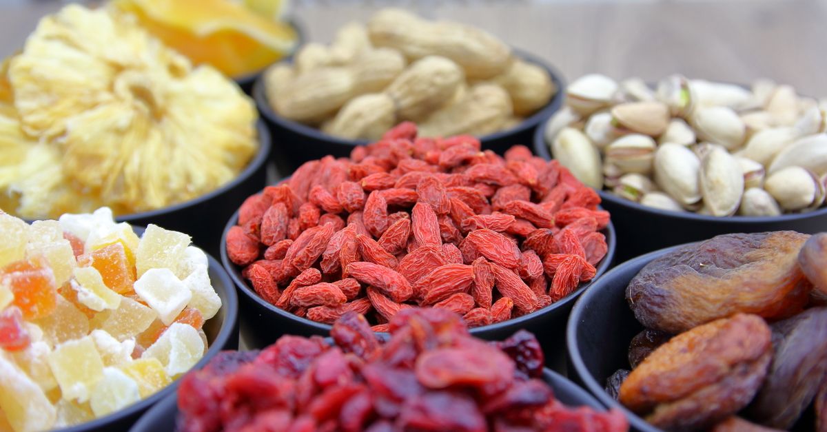 découvrez notre sélection d'énergie naturelle avec des fruits secs riches en vitamines et minéraux, parfaits pour une pause saine et énergisante.