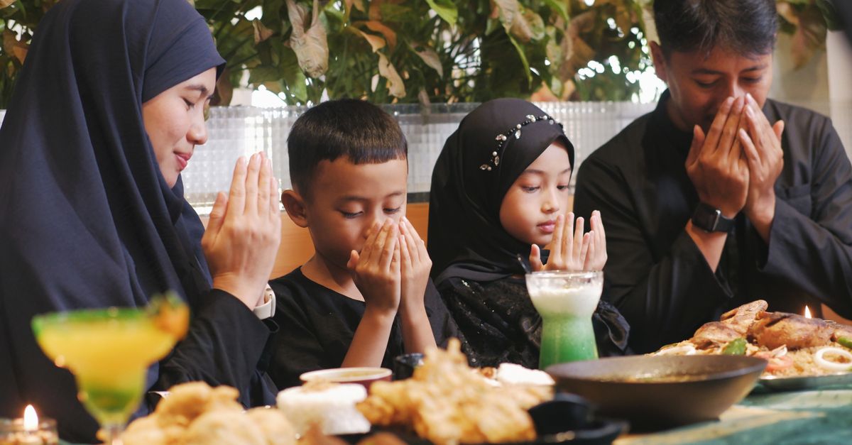 découvrez les bienfaits du jeûne intermittent, ses différentes méthodes et conseils pour intégrer facilement le fasting dans votre quotidien afin d'améliorer votre santé et votre bien-être.