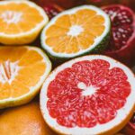 découvrez comment optimiser votre apport en vitamines grâce à une alimentation variée et équilibrée, riche en fruits, légumes et aliments nutritifs.